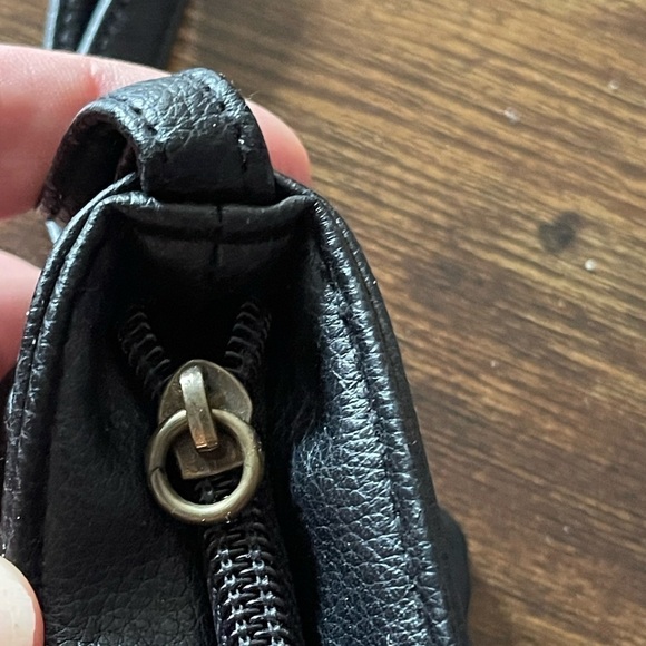 Steve Madden black leather clutch wristlet with metal accents - Picture 5 of 9